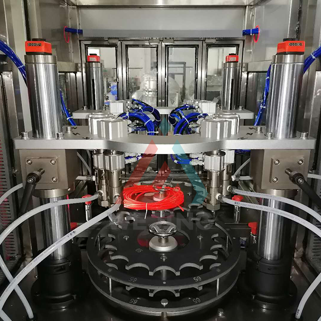 Máquina de enchimento automática de unidade dupla para linha de enchimento de aerossol