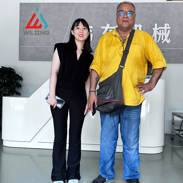 Weijing alcan&ccedil;ou um acordo de coopera&ccedil;&atilde;o de exporta&ccedil;&atilde;o com clientes estrangeiros para m&aacute;quinas de rotulagem de m&aacute;quinas de envase