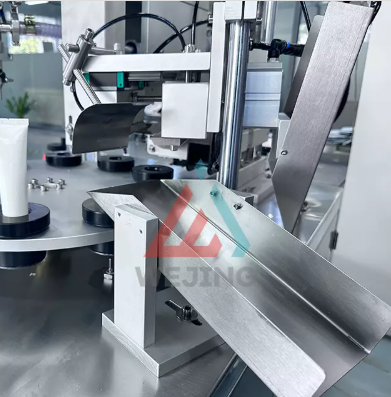 M&aacute;quina de enchimento e selagem de tubos