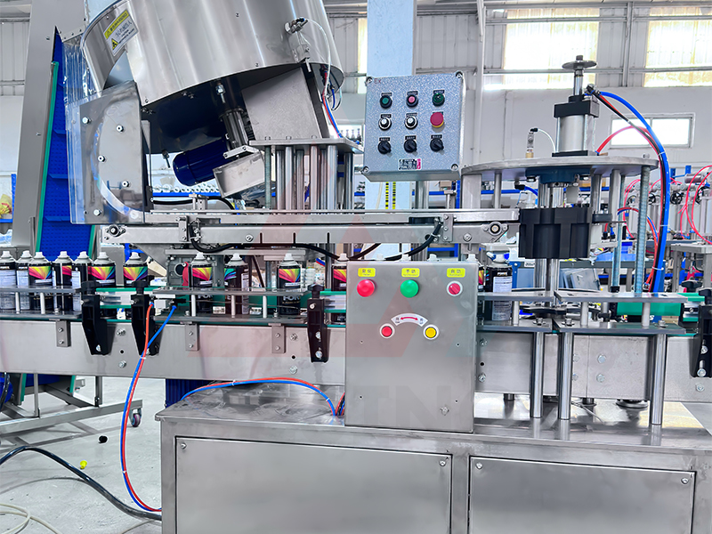 6. M&aacute;quina de prensagem de tampa externa