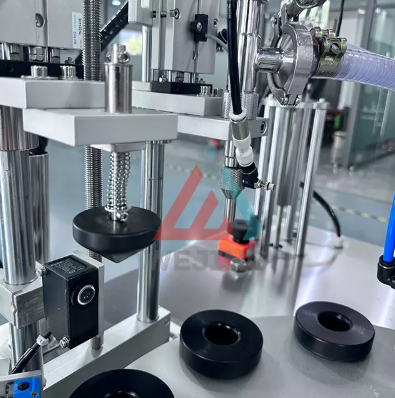 M&aacute;quina de enchimento e selagem de tubos