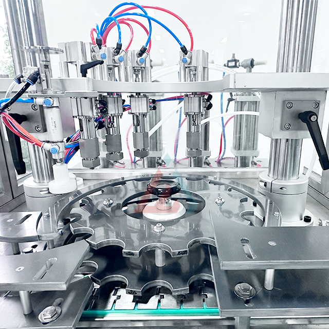 Máquina tampando de enchimento automática do pulverizador do aerossol para o capsulador do enchimento do aerossol do refrogerador de ar