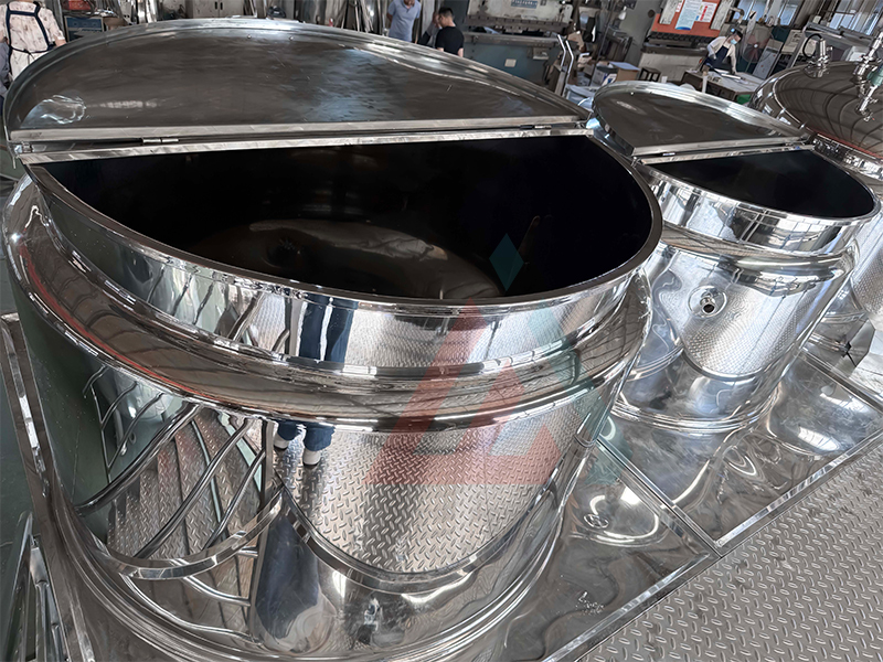 Tanques de fase de &aacute;gua e &oacute;leo.jpg
